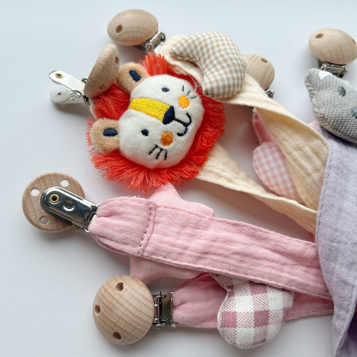 Cotton Dummy Clip, Knitted Soother Holder with Plush Motif & Beech Wood Clip, 27 cm, 8 Designs, top view