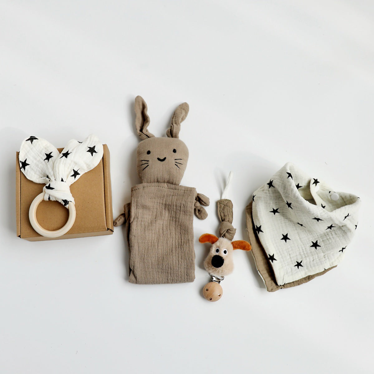 Newborn Gift Set, Comforter and Bib Gift Box, close-up detail